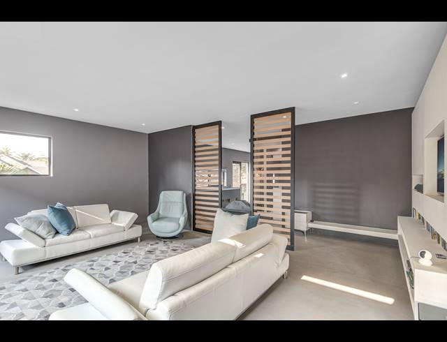 3 BEDROOM FREEHOLD FOR SALE IN LINDEN